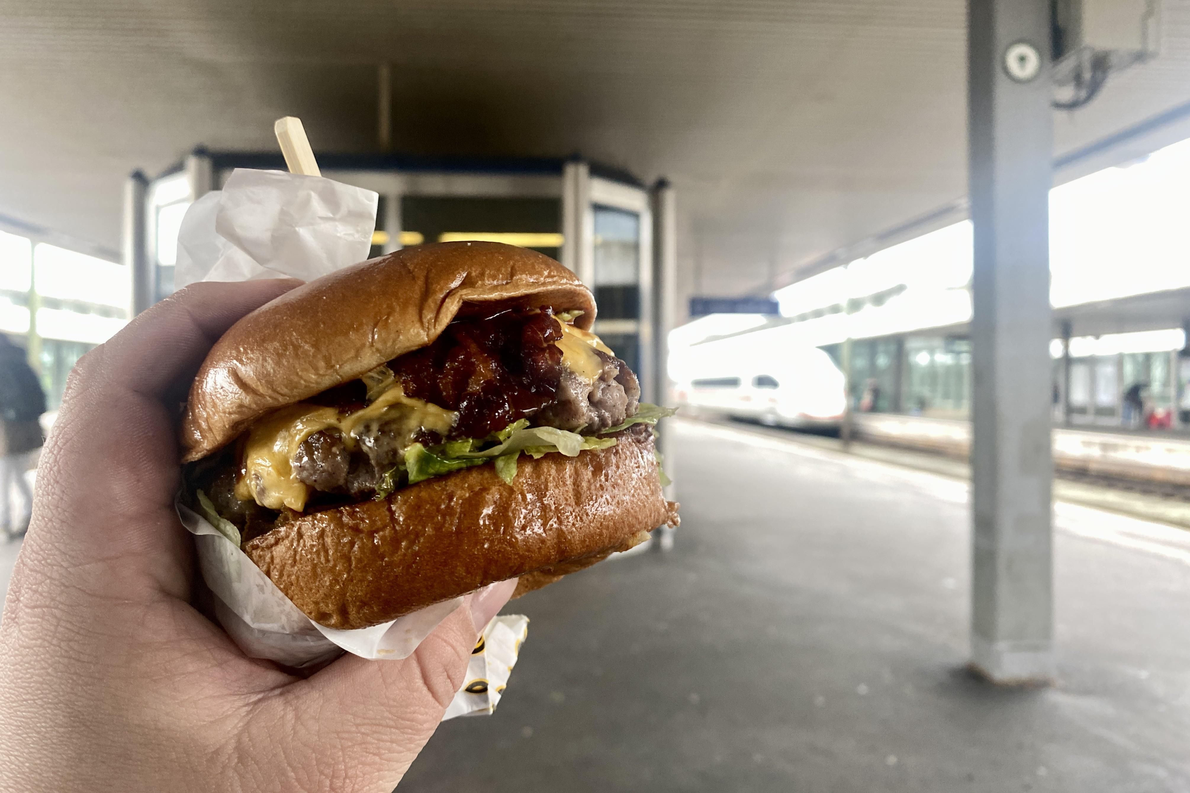 mega burgery76