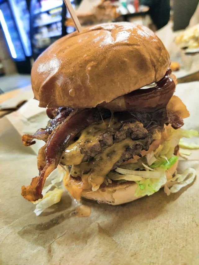 mega burgery11